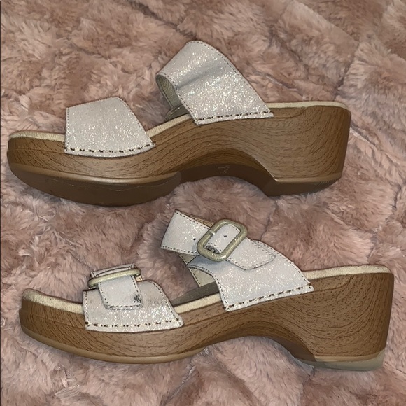Dansko Sophie ivory gold sandals - Picture 3 of 5